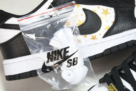  Black DH3228-102 Supreme Stars SB Low Dunk Nike 1213